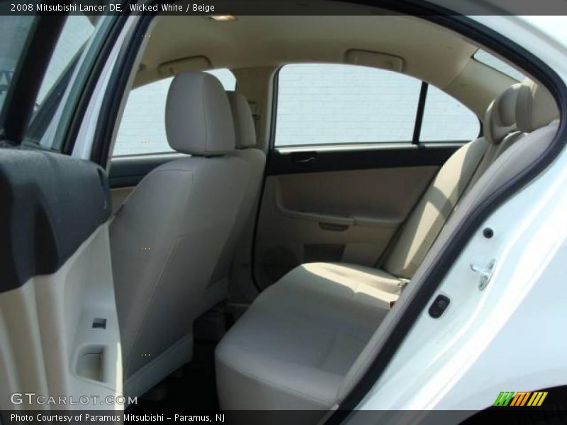 Wicked White / Beige 2008 Mitsubishi Lancer DE