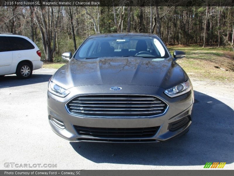 Magnetic Metallic / Charcoal Black 2016 Ford Fusion SE