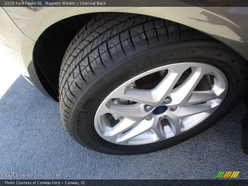 Magnetic Metallic / Charcoal Black 2016 Ford Fusion SE