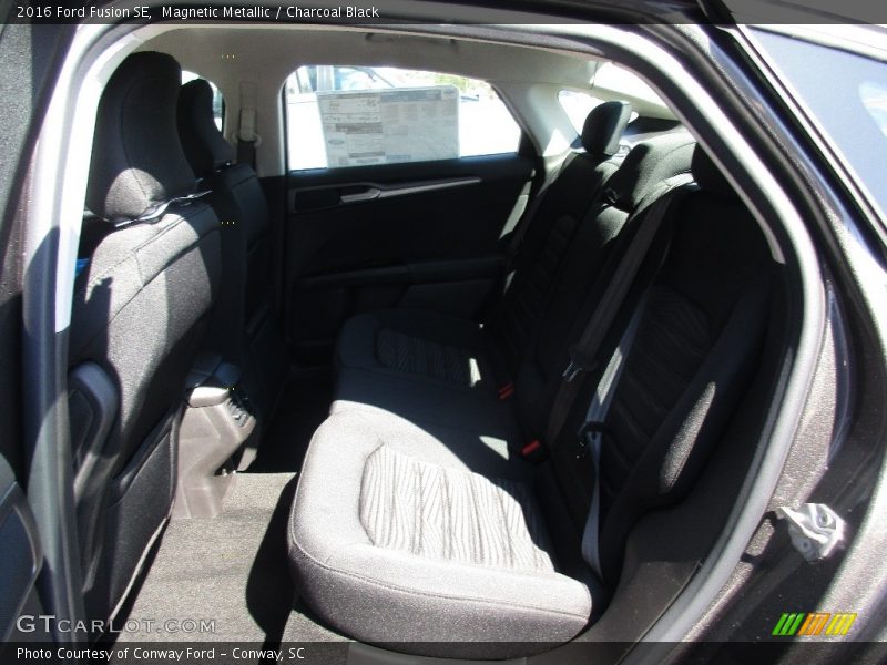 Magnetic Metallic / Charcoal Black 2016 Ford Fusion SE