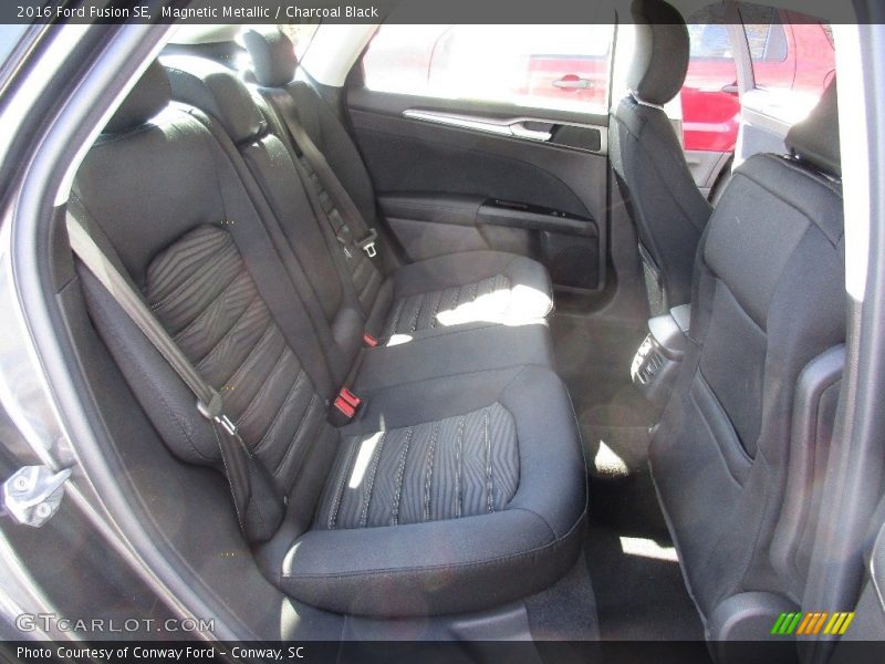 Magnetic Metallic / Charcoal Black 2016 Ford Fusion SE