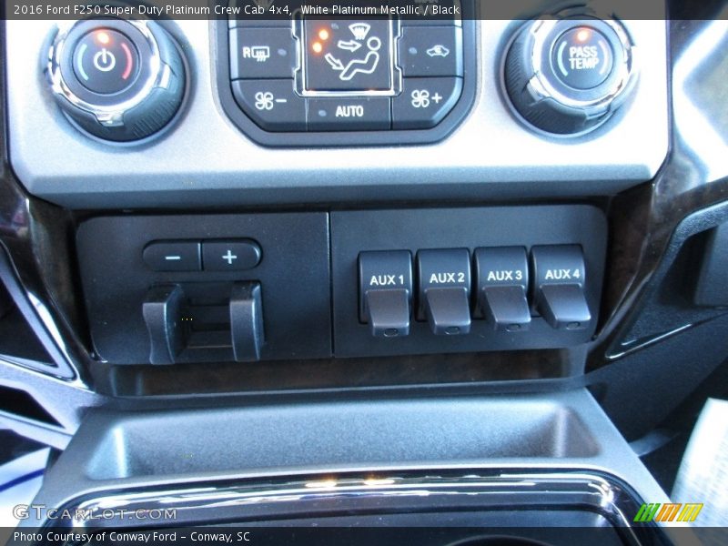 White Platinum Metallic / Black 2016 Ford F250 Super Duty Platinum Crew Cab 4x4