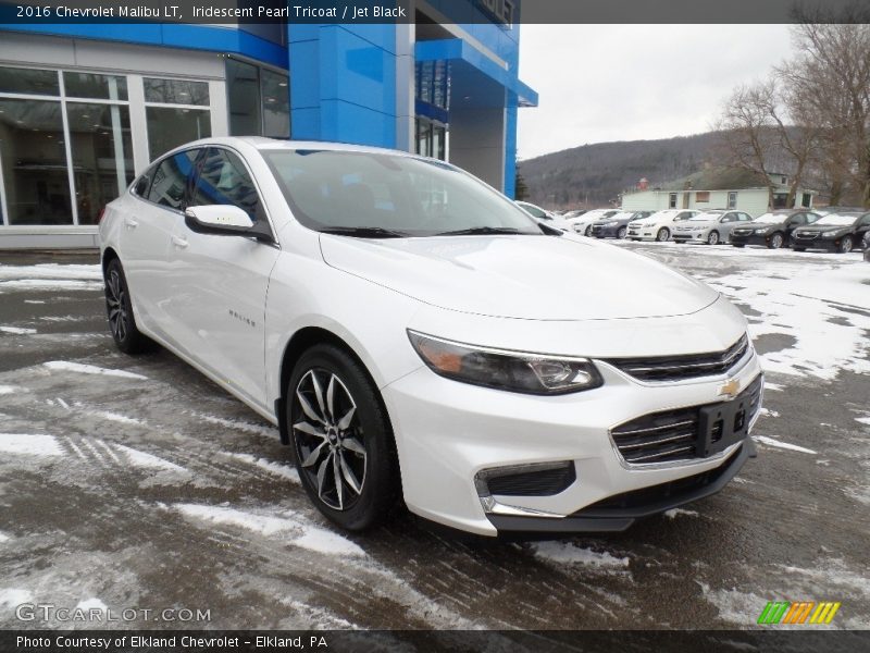 Front 3/4 View of 2016 Malibu LT