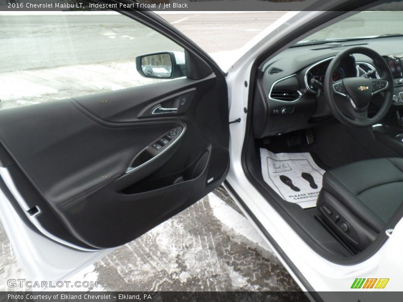 Iridescent Pearl Tricoat / Jet Black 2016 Chevrolet Malibu LT