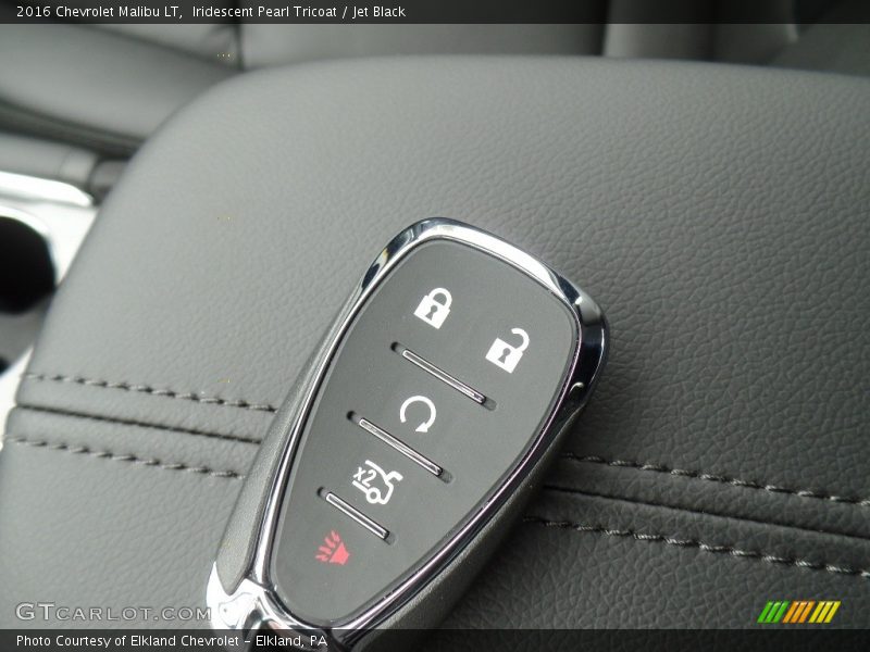 Iridescent Pearl Tricoat / Jet Black 2016 Chevrolet Malibu LT