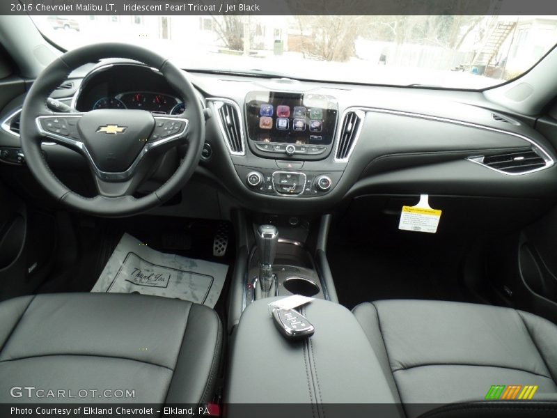 Iridescent Pearl Tricoat / Jet Black 2016 Chevrolet Malibu LT