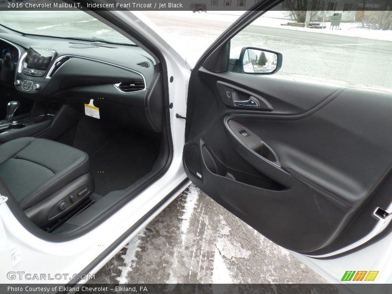Iridescent Pearl Tricoat / Jet Black 2016 Chevrolet Malibu LT