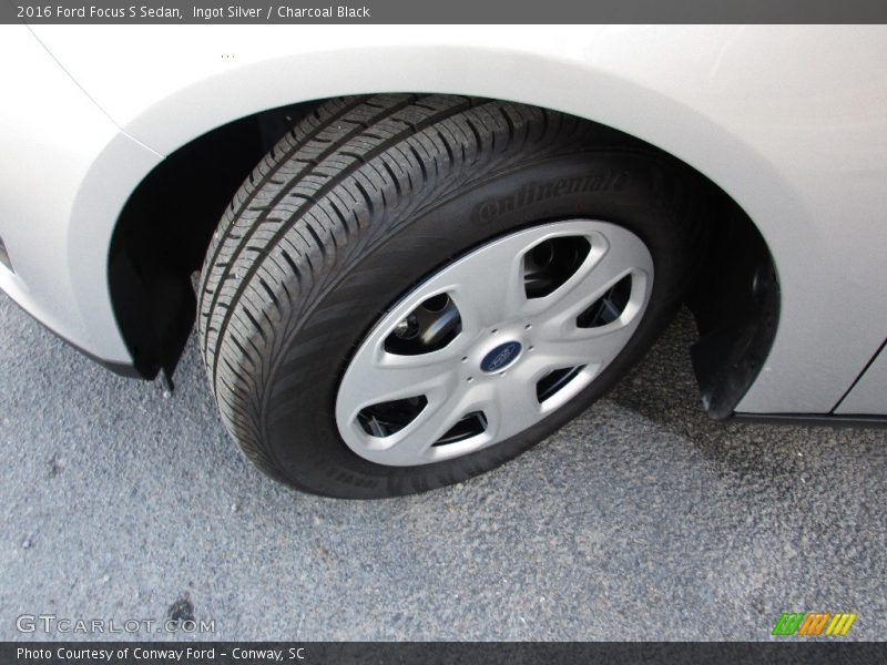 Ingot Silver / Charcoal Black 2016 Ford Focus S Sedan