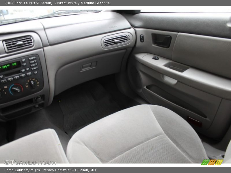 Vibrant White / Medium Graphite 2004 Ford Taurus SE Sedan