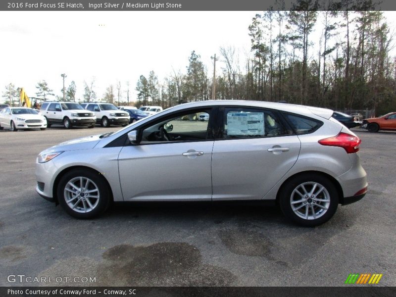 Ingot Silver / Medium Light Stone 2016 Ford Focus SE Hatch