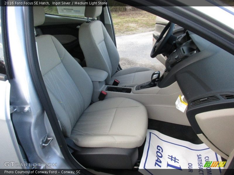 Ingot Silver / Medium Light Stone 2016 Ford Focus SE Hatch