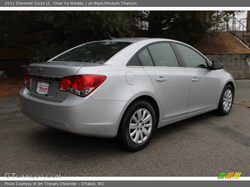 Silver Ice Metallic / Jet Black/Medium Titanium 2011 Chevrolet Cruze LS