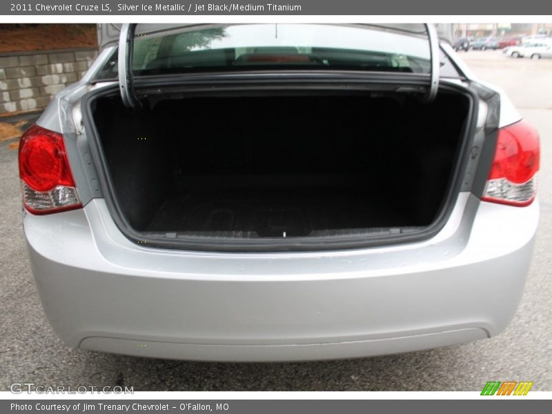 Silver Ice Metallic / Jet Black/Medium Titanium 2011 Chevrolet Cruze LS