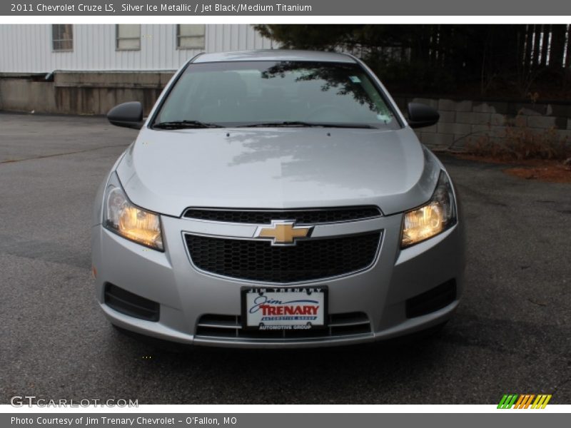 Silver Ice Metallic / Jet Black/Medium Titanium 2011 Chevrolet Cruze LS
