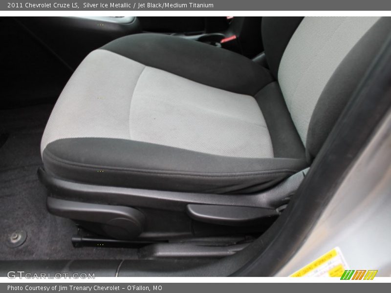 Silver Ice Metallic / Jet Black/Medium Titanium 2011 Chevrolet Cruze LS