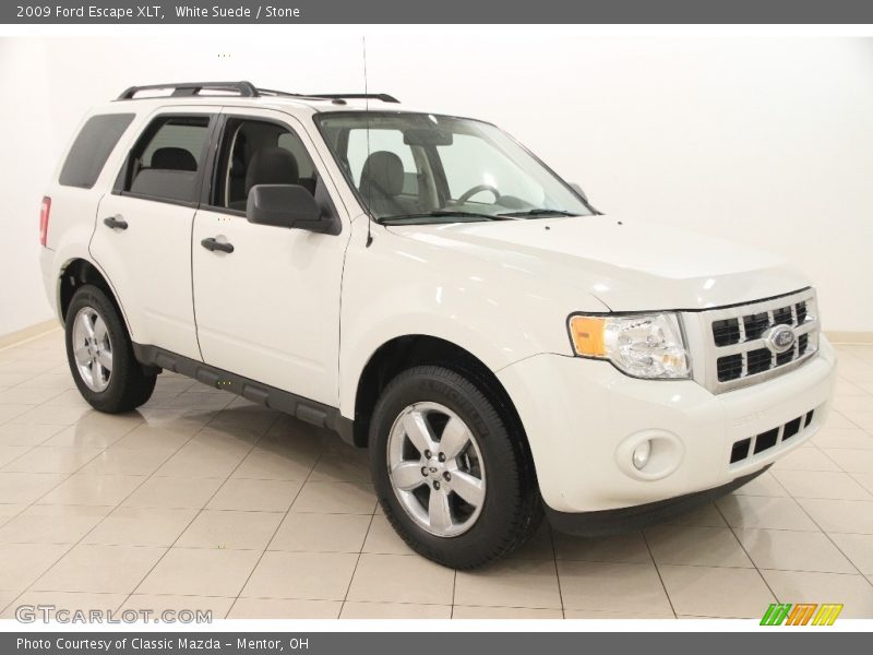 Front 3/4 View of 2009 Escape XLT