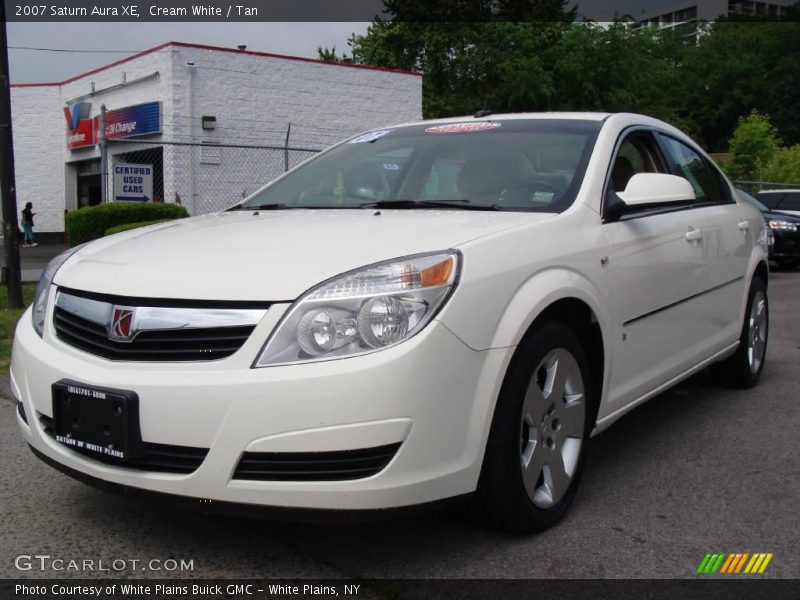 Cream White / Tan 2007 Saturn Aura XE
