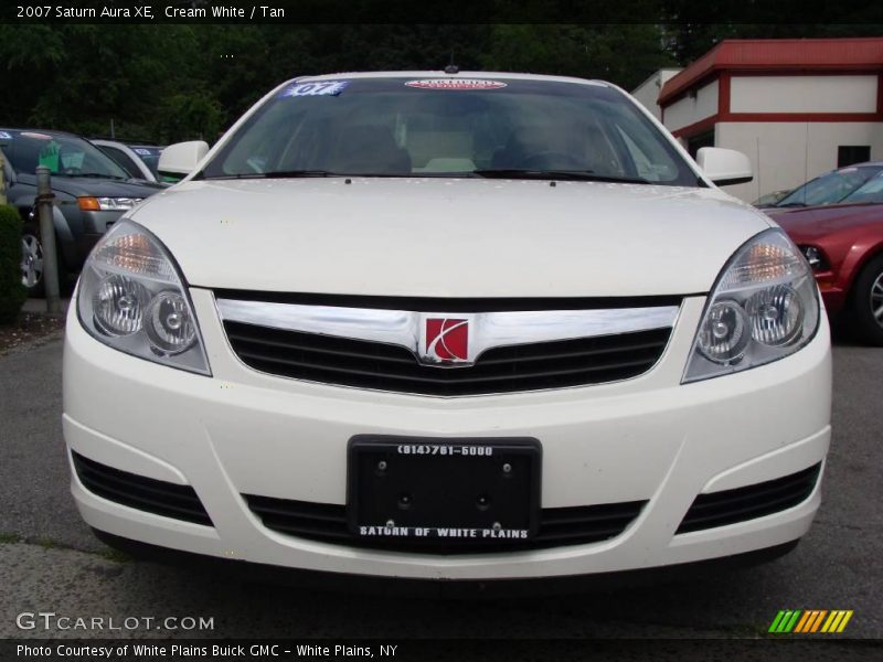 Cream White / Tan 2007 Saturn Aura XE