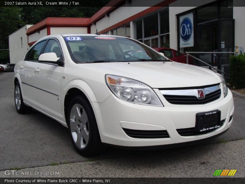 Cream White / Tan 2007 Saturn Aura XE