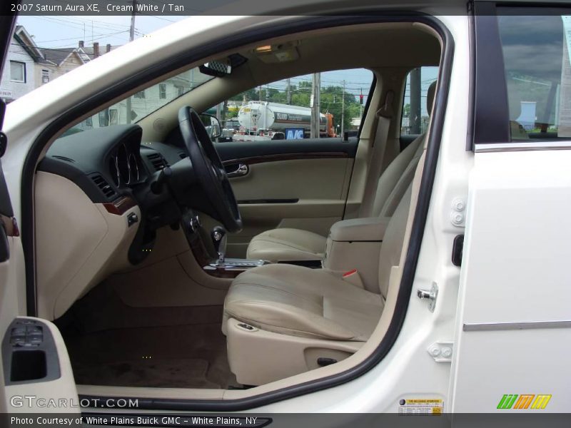 Cream White / Tan 2007 Saturn Aura XE