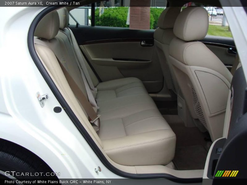 Cream White / Tan 2007 Saturn Aura XE