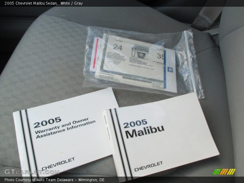White / Gray 2005 Chevrolet Malibu Sedan