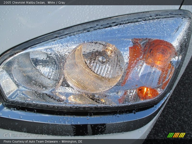 White / Gray 2005 Chevrolet Malibu Sedan