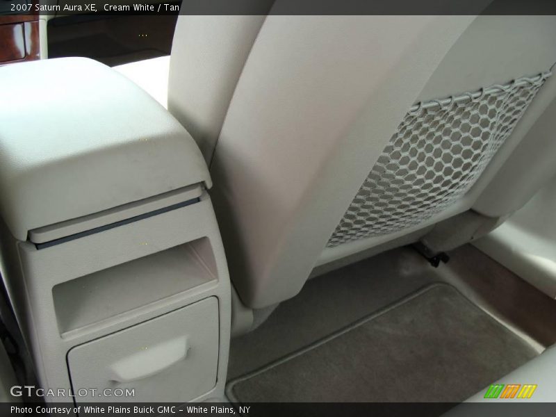 Cream White / Tan 2007 Saturn Aura XE