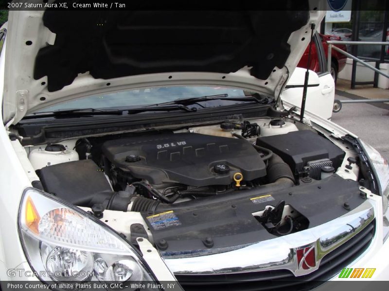Cream White / Tan 2007 Saturn Aura XE