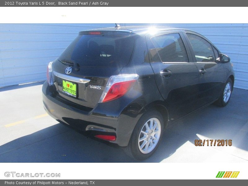 Black Sand Pearl / Ash Gray 2012 Toyota Yaris L 5 Door