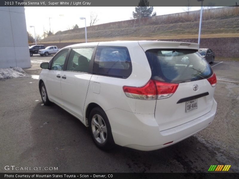 Super White / Light Gray 2013 Toyota Sienna V6