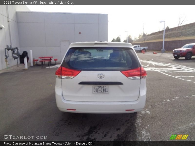 Super White / Light Gray 2013 Toyota Sienna V6