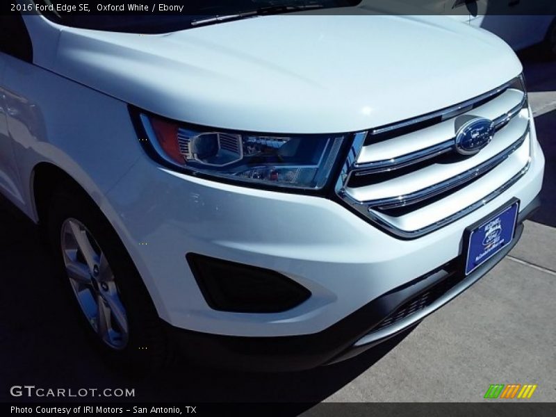 Oxford White / Ebony 2016 Ford Edge SE