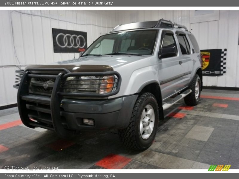 Silver Ice Metallic / Dusk Gray 2001 Nissan Xterra SE V6 4x4