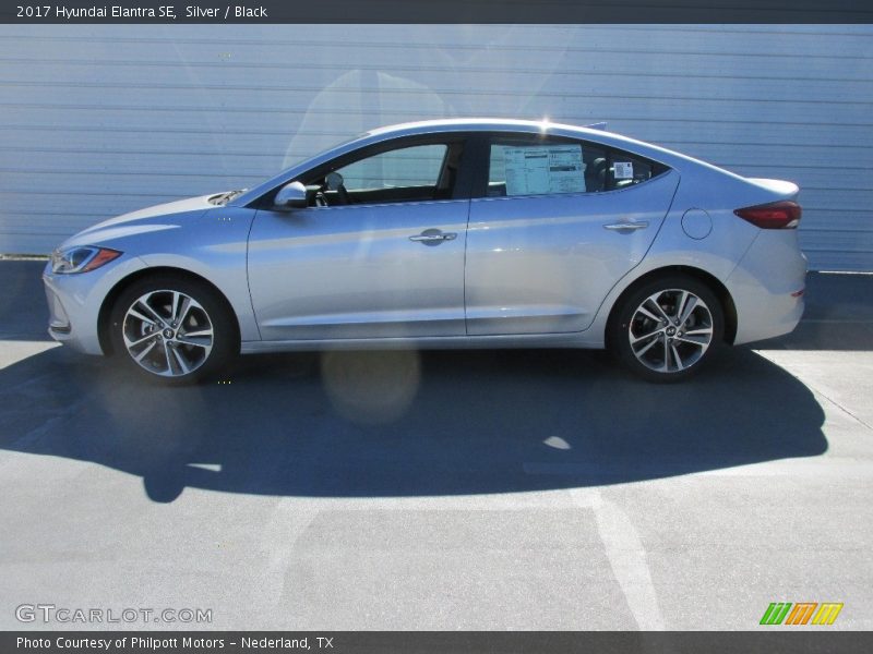 Silver / Black 2017 Hyundai Elantra SE