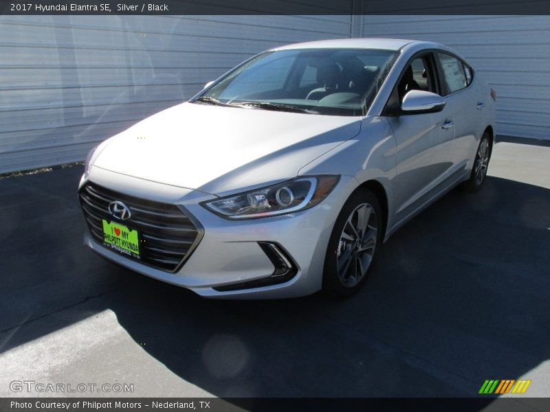 Silver / Black 2017 Hyundai Elantra SE