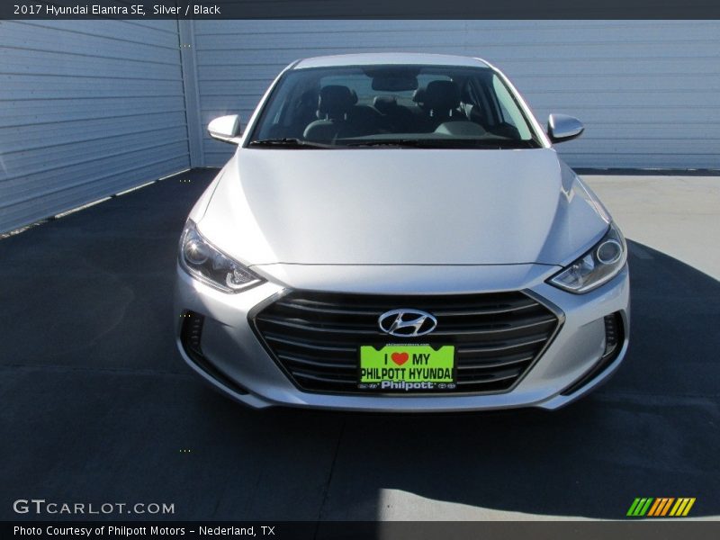 Silver / Black 2017 Hyundai Elantra SE