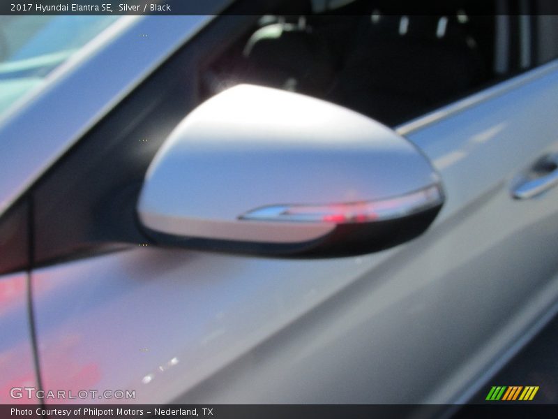 Silver / Black 2017 Hyundai Elantra SE