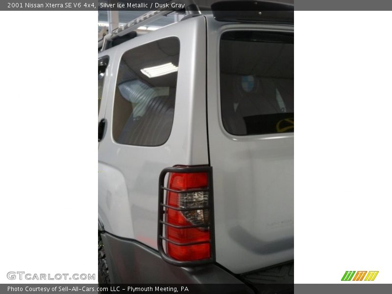 Silver Ice Metallic / Dusk Gray 2001 Nissan Xterra SE V6 4x4