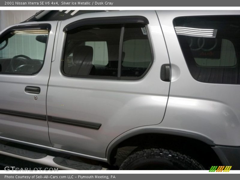 Silver Ice Metallic / Dusk Gray 2001 Nissan Xterra SE V6 4x4