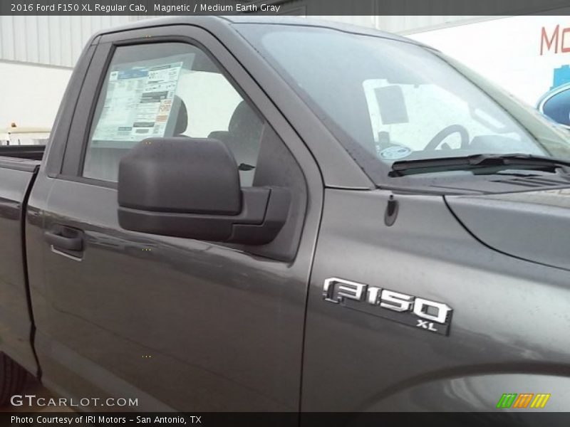 Magnetic / Medium Earth Gray 2016 Ford F150 XL Regular Cab