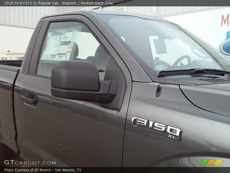 Magnetic / Medium Earth Gray 2016 Ford F150 XL Regular Cab