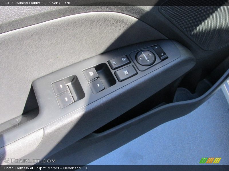 Silver / Black 2017 Hyundai Elantra SE