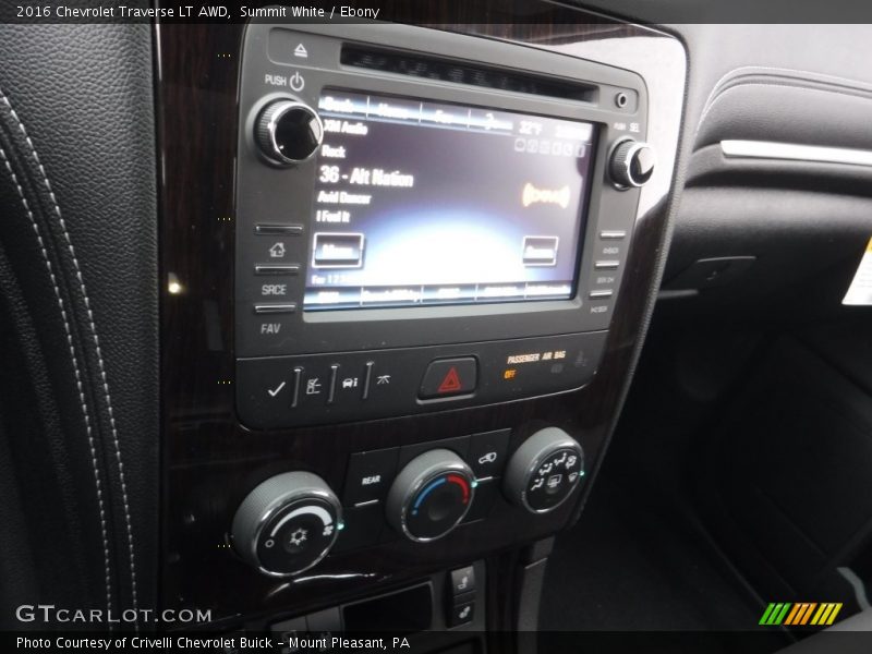 Summit White / Ebony 2016 Chevrolet Traverse LT AWD