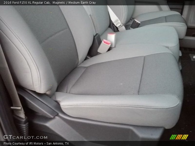 Magnetic / Medium Earth Gray 2016 Ford F150 XL Regular Cab