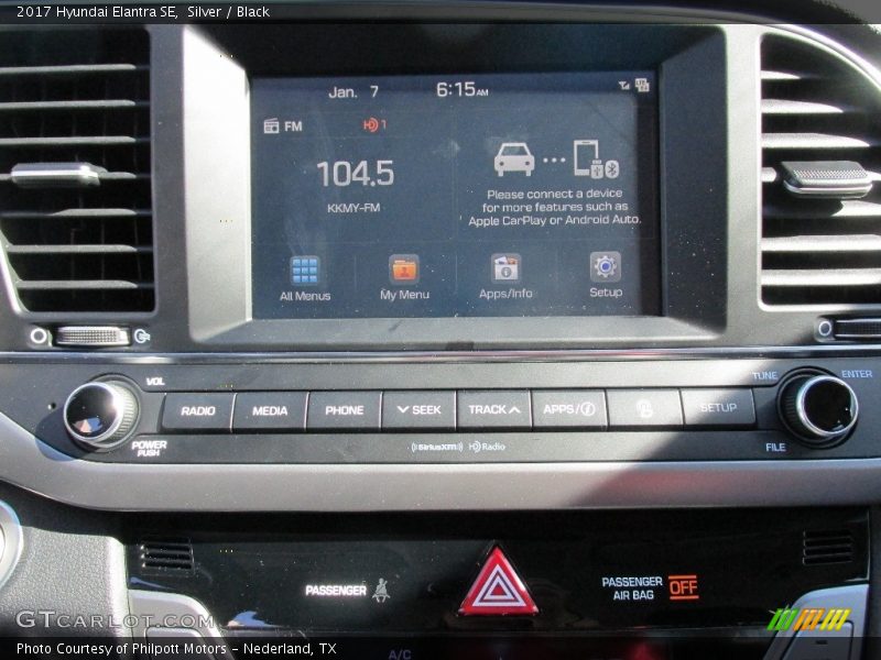 Silver / Black 2017 Hyundai Elantra SE
