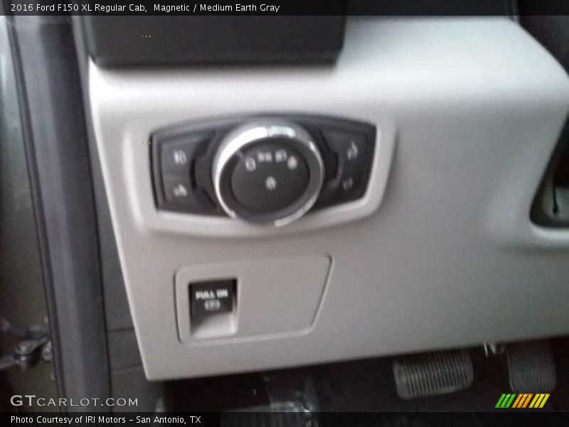 Magnetic / Medium Earth Gray 2016 Ford F150 XL Regular Cab