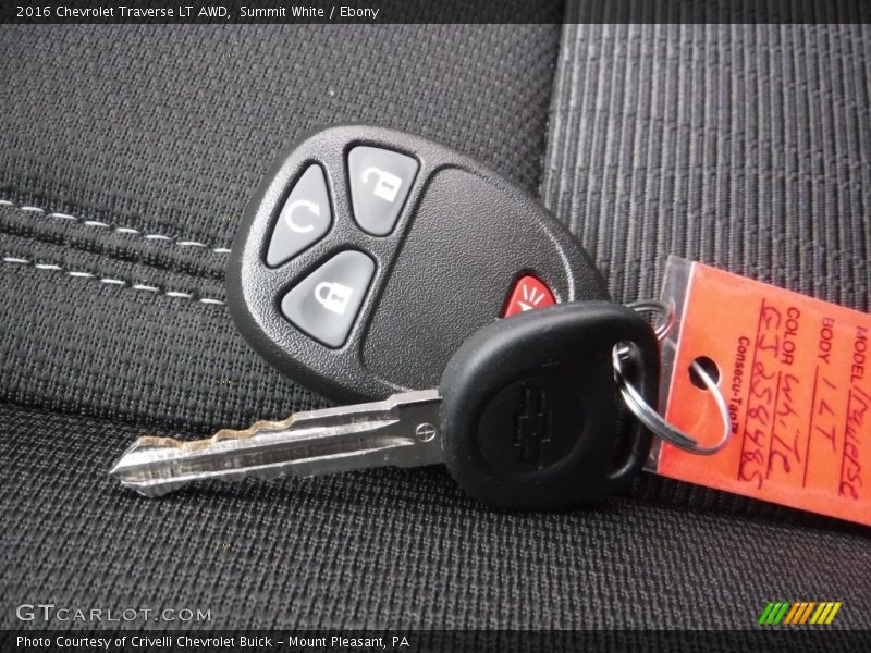 Summit White / Ebony 2016 Chevrolet Traverse LT AWD