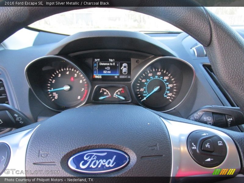 Ingot Silver Metallic / Charcoal Black 2016 Ford Escape SE