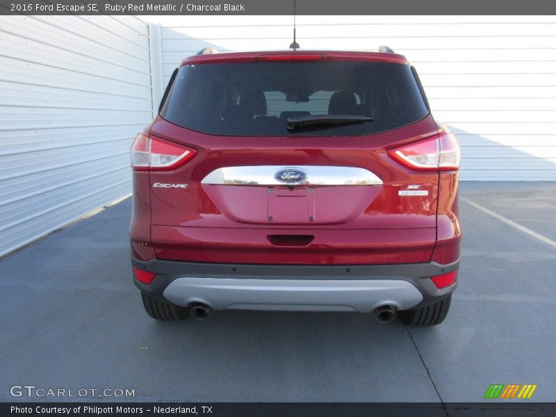 Ruby Red Metallic / Charcoal Black 2016 Ford Escape SE
